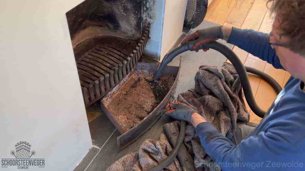 Prijs schoorsteenvegen Zeewolde schouw reinigen Prijs schoorsteenvegen Zeewolde schouw reinigen